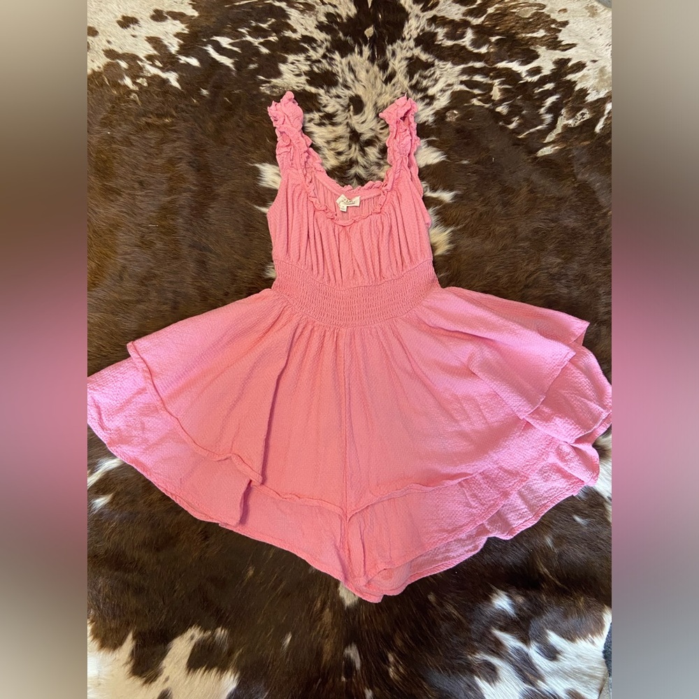 Pink Ruffled romper - Picture 2 of 2